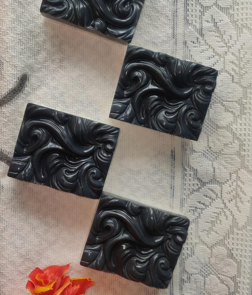 Mailu Goat Milk with Charcoal Soap - 100 g